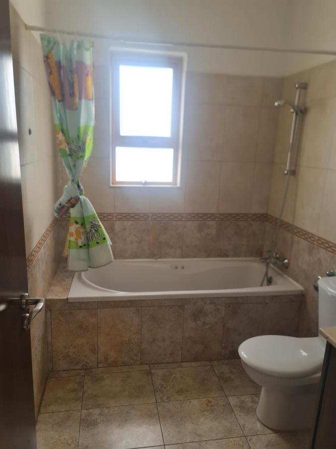 Top Floor 1 Bdrm Aprtrmnt Leilighet Dromolaxia Eksteriør bilde